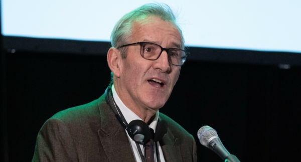 Benoit Savourat, Président du Pôle européen du chanvre, accueille les participants du 1er World Hemp Forum